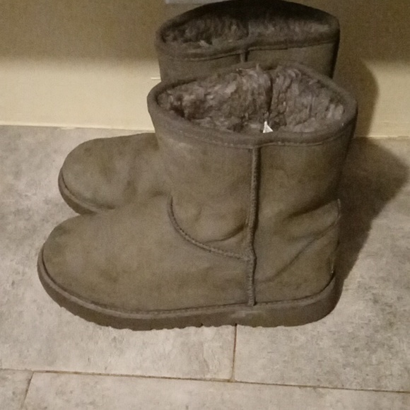 UGG boots size 3 - Picture 2 of 6